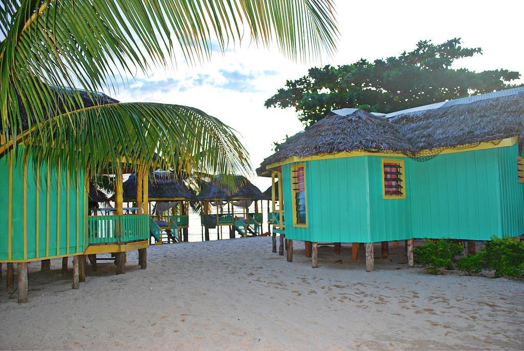 Taufua Beach Fales Lalomanu Room photo